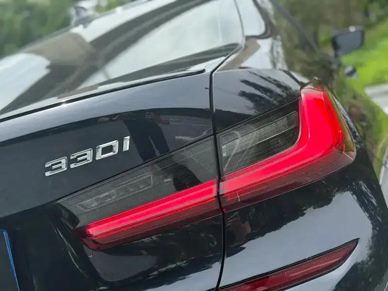 2020 BMW 3 Series 330i M Sport Shadow Edition — миниатюра 9