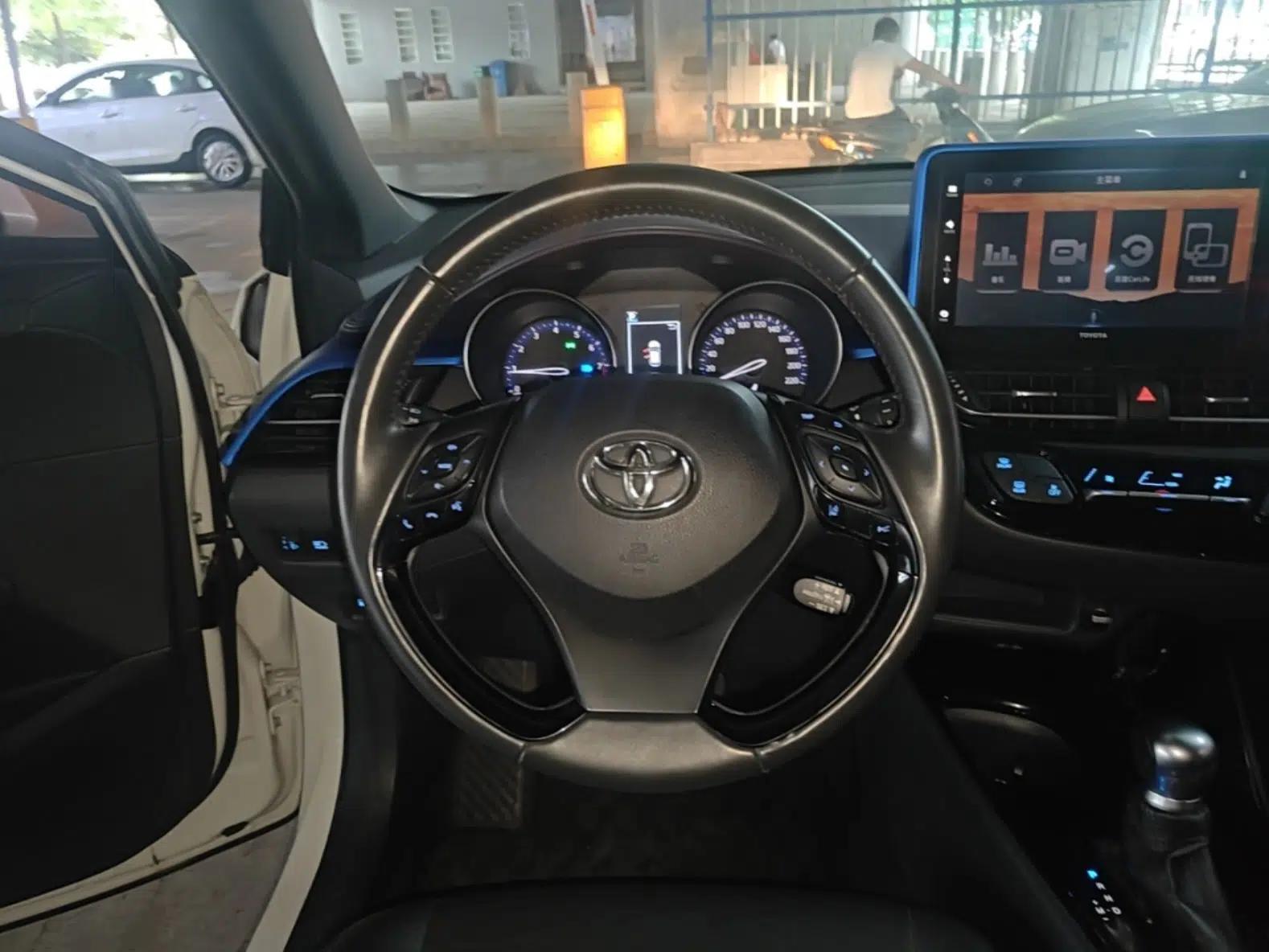 Toyota IZOA 2018 2.0L Yichi Edition China V Standard — миниатюра 13