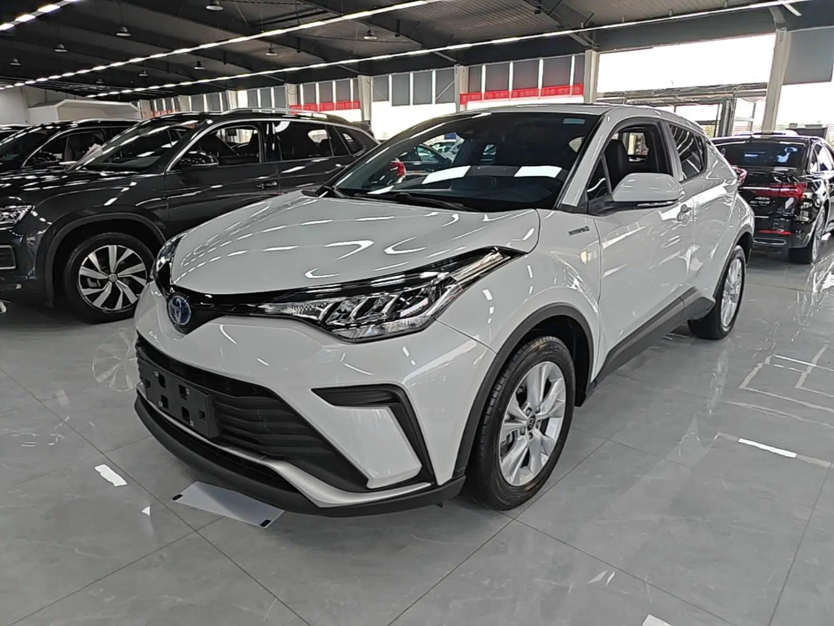 Toyota IZOA 2023 Dual-Motor 2.0L Yixiang Edition — миниатюра 1