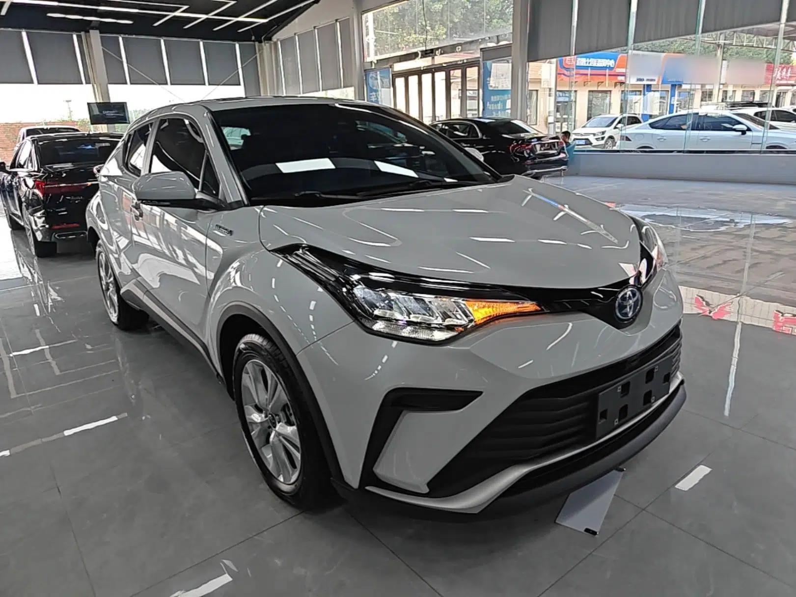Toyota IZOA 2023 Dual-Motor 2.0L Yixiang Edition — миниатюра 3