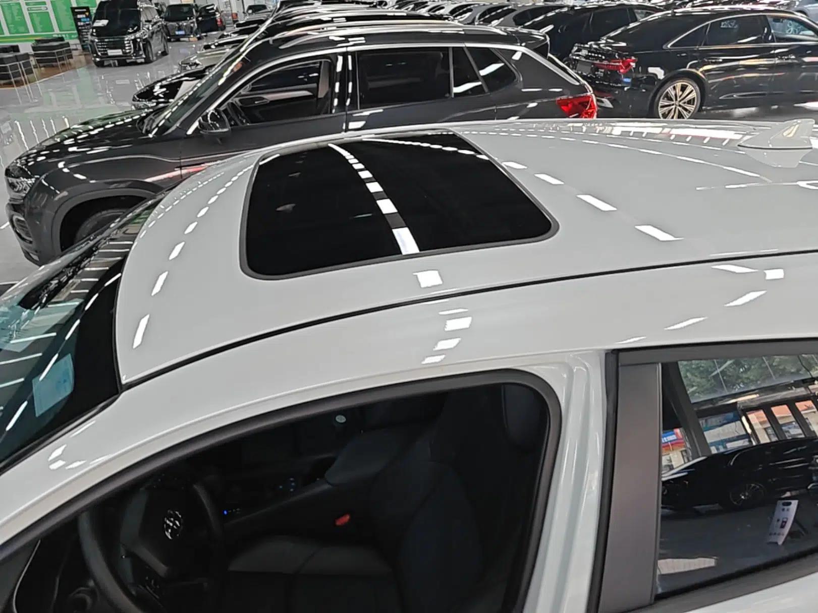 Toyota IZOA 2023 Dual-Motor 2.0L Yixiang Edition — миниатюра 7