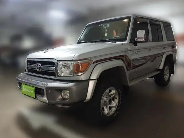 Toyota Land Cruiser 2016 Crown Land Cruiser (parallel import), manual transmission, 4.0-liter engine, 5 seats