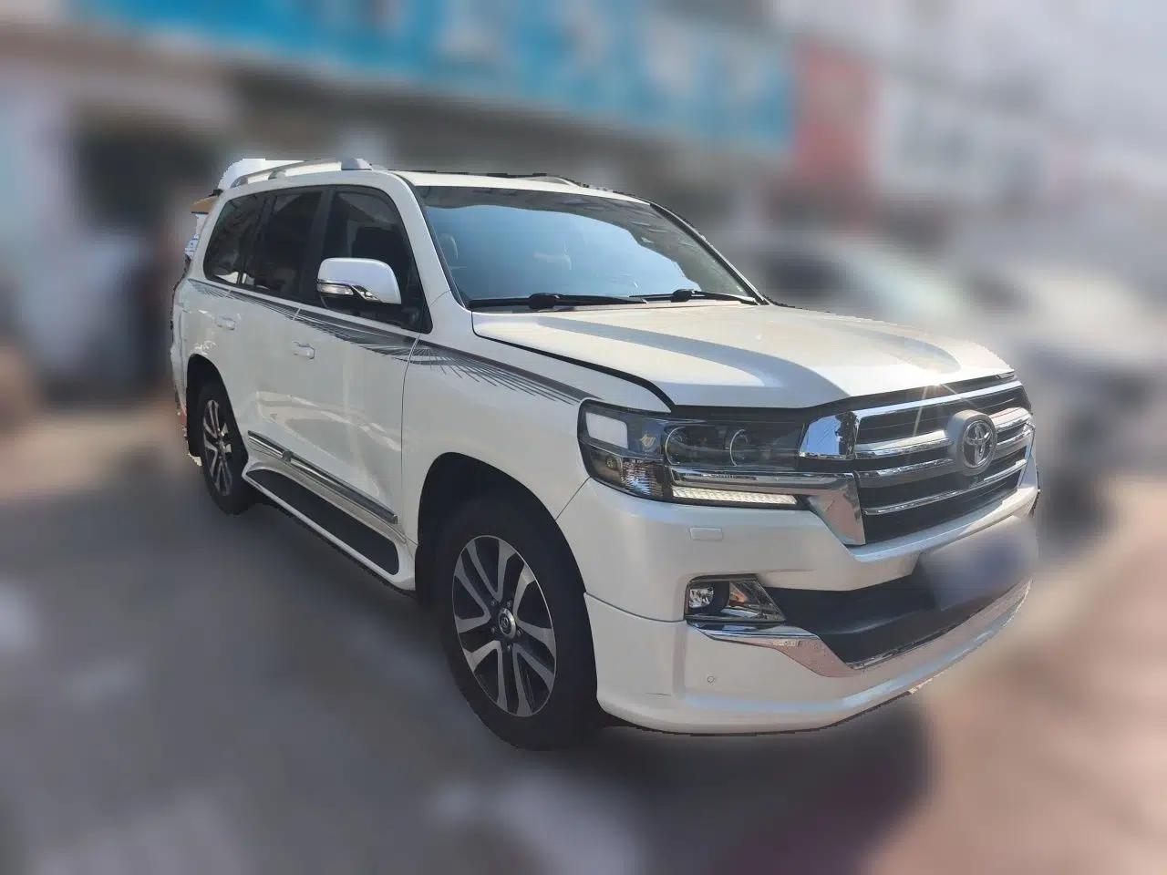 Toyota Land Cruiser (Parallel import) Land Cruiser 2019, 4.0 automatic, 7 seats — миниатюра 3