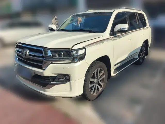 Toyota Land Cruiser (Parallel import) Land Cruiser 2019, 4.0 automatic, 7 seats