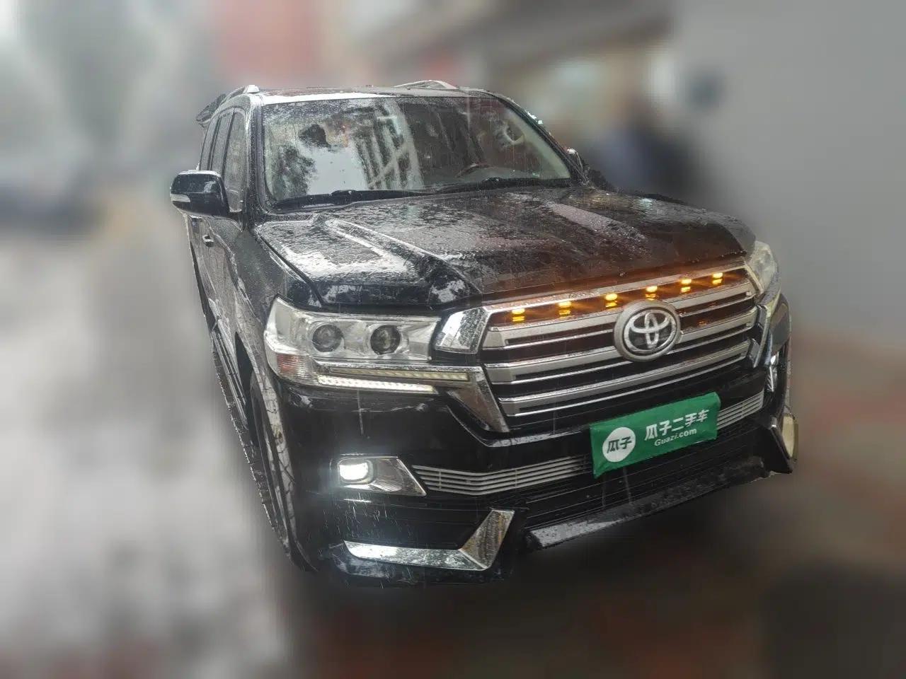 Toyota Land Cruiser 2017 5.7L VX-R Middle East — миниатюра 3