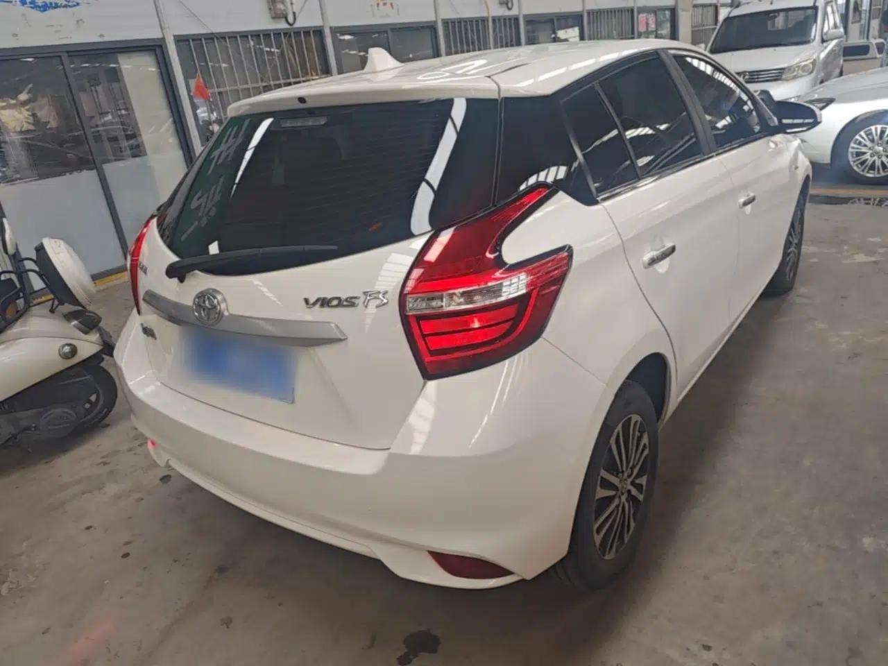 Toyota Vios FS 2017 1.5L CVT Fengchi Edition — миниатюра 6