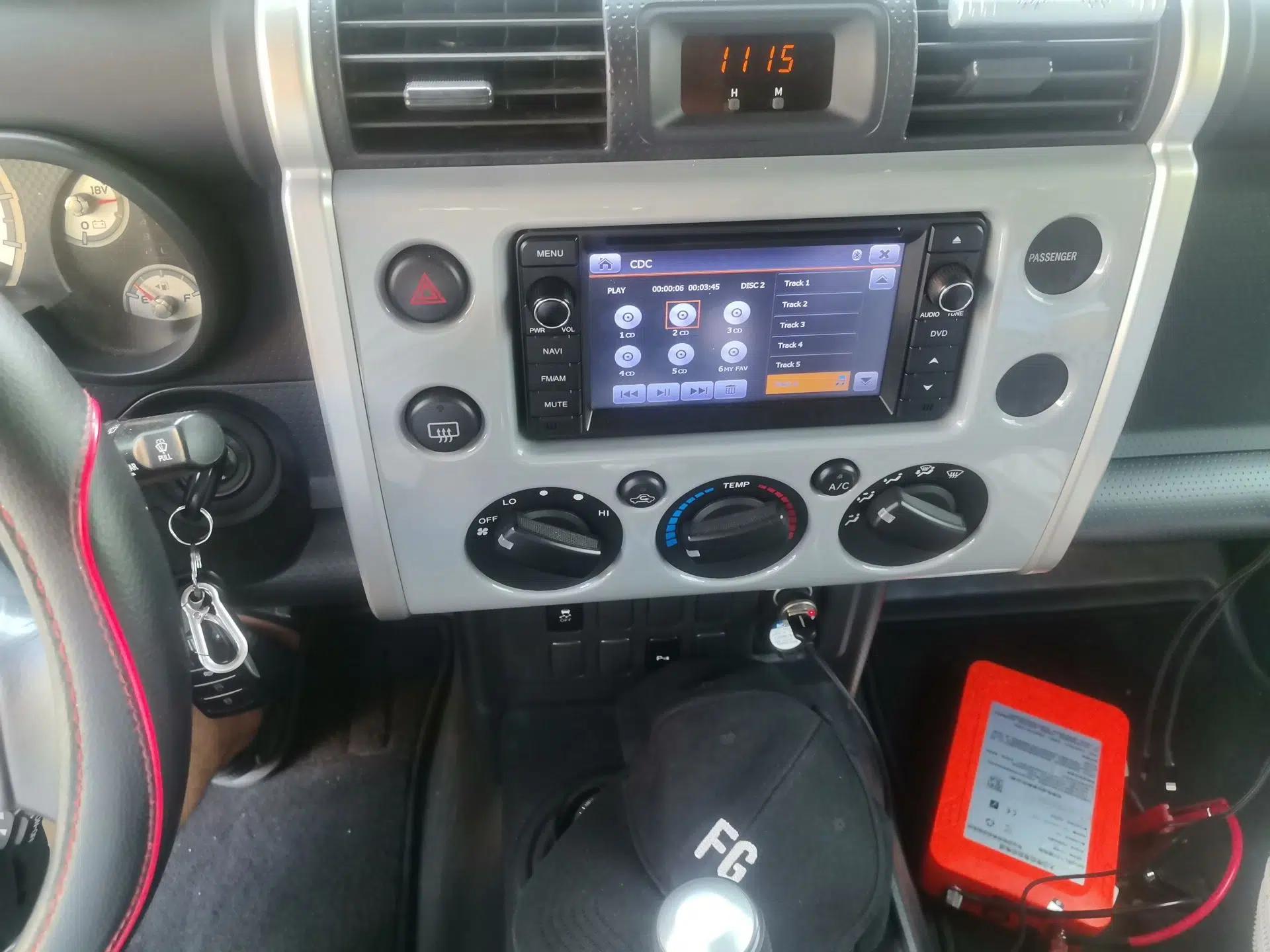 Toyota FJ Cruiser FJ Cruiser 4.0 Automatic 5-Seater — миниатюра 13