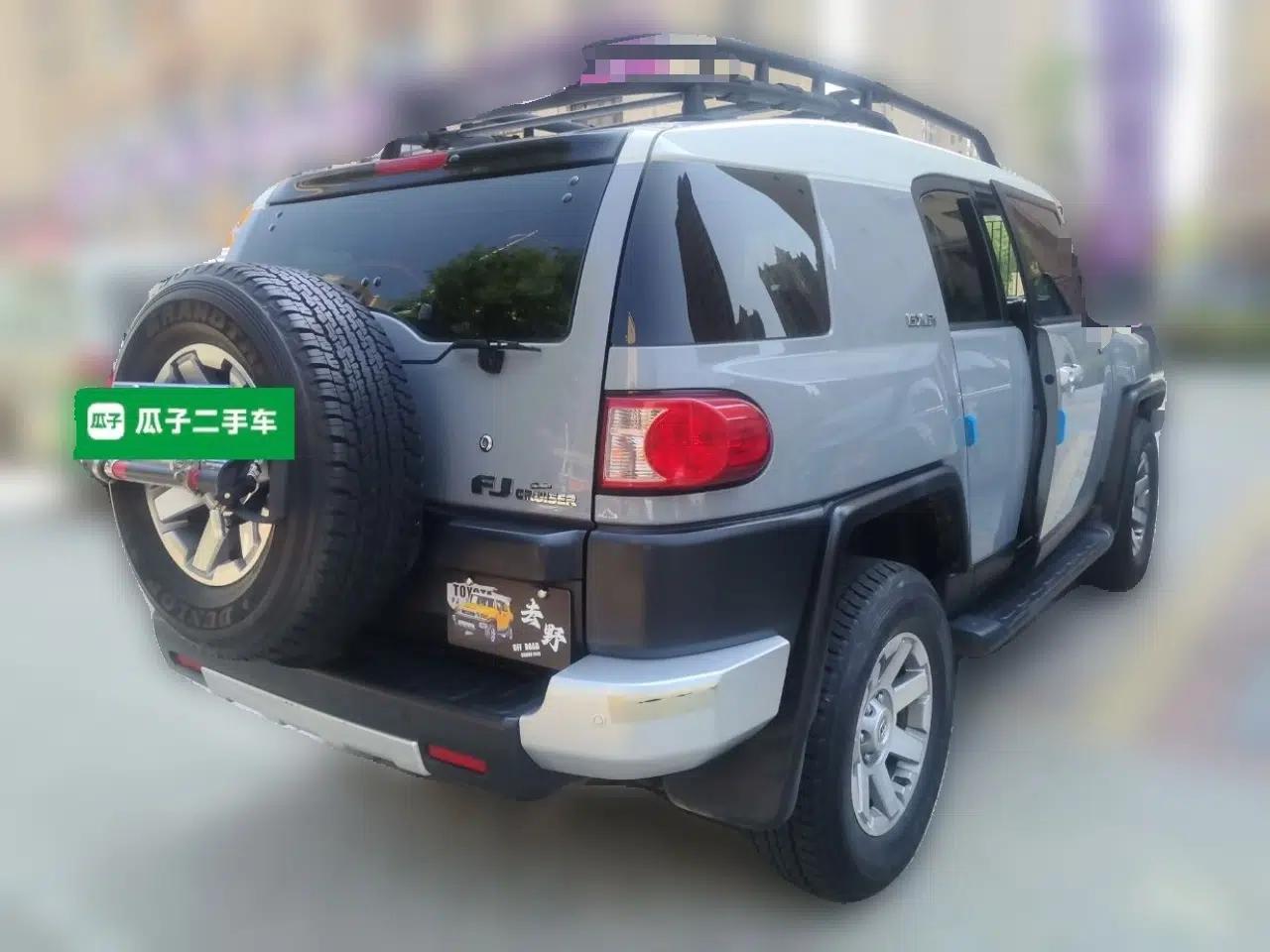 Toyota FJ Cruiser FJ Cruiser 4.0 Automatic 5-Seater — миниатюра 6