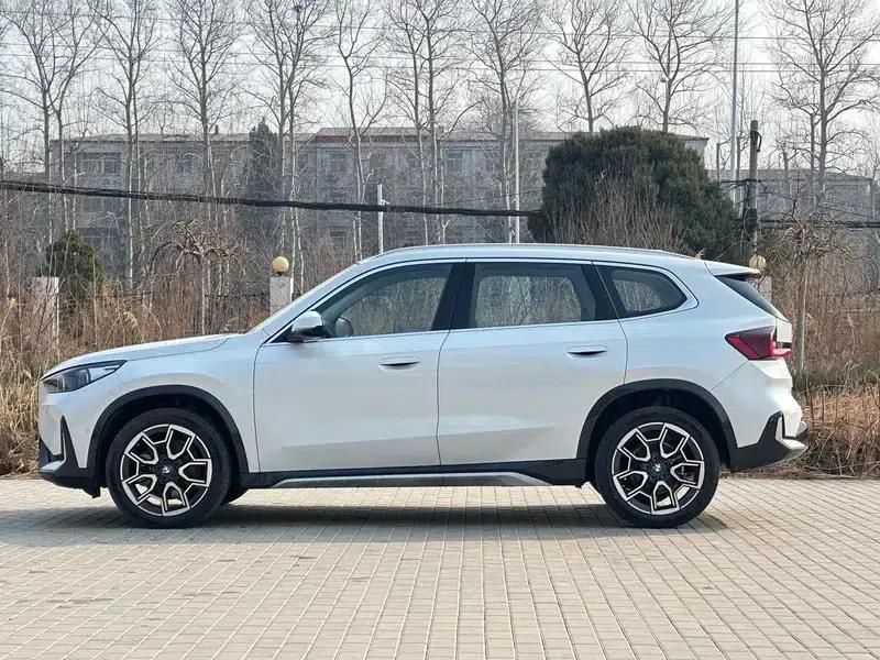 2023 BMW X1 sDrive25Li X Design Package — миниатюра 3