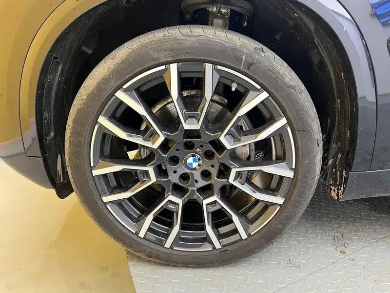 BMW X5 2024 xDrive 40Li Luxury Black Flame Limited Edition — миниатюра 22