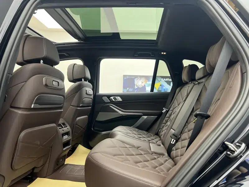 BMW X5 2024 xDrive 40Li Luxury Black Flame Limited Edition — миниатюра 38