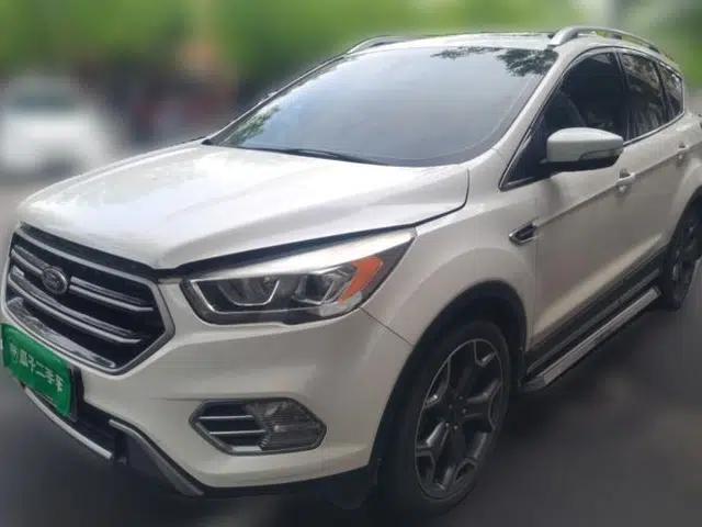 Ford Kuga 2018 EcoBoost 180 Two-Wheel-Drive Cognac Special Edition