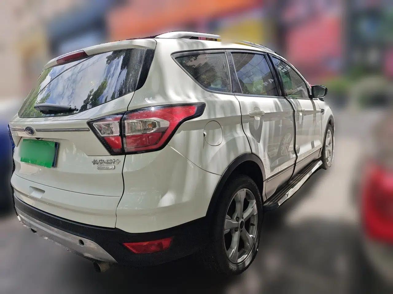 Ford Kuga 2017 EcoBoost 180 Two-Wheel-Drive Platinum Edition — миниатюра 6