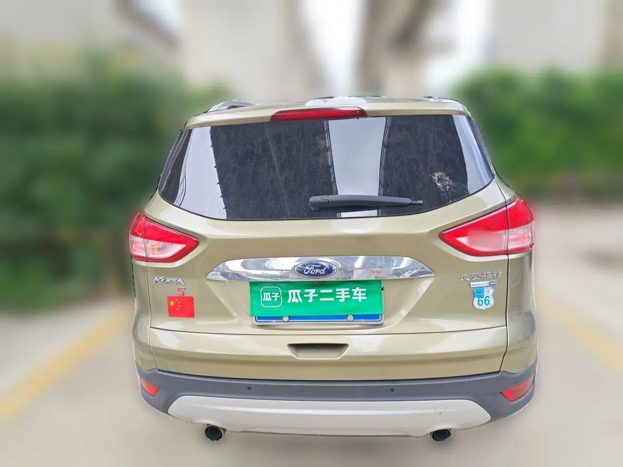 Ford Kuga 2015 2.0L GTDi Four-Wheel-Drive Sport Model — миниатюра 5