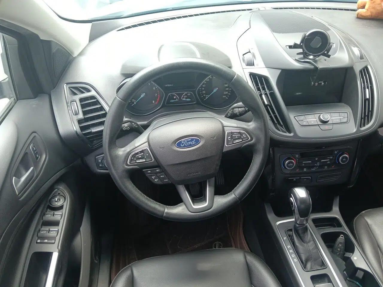 Ford Kuga 2018 EcoBoost 245 Four-Wheel Drive Luxury Wing Model — миниатюра 10