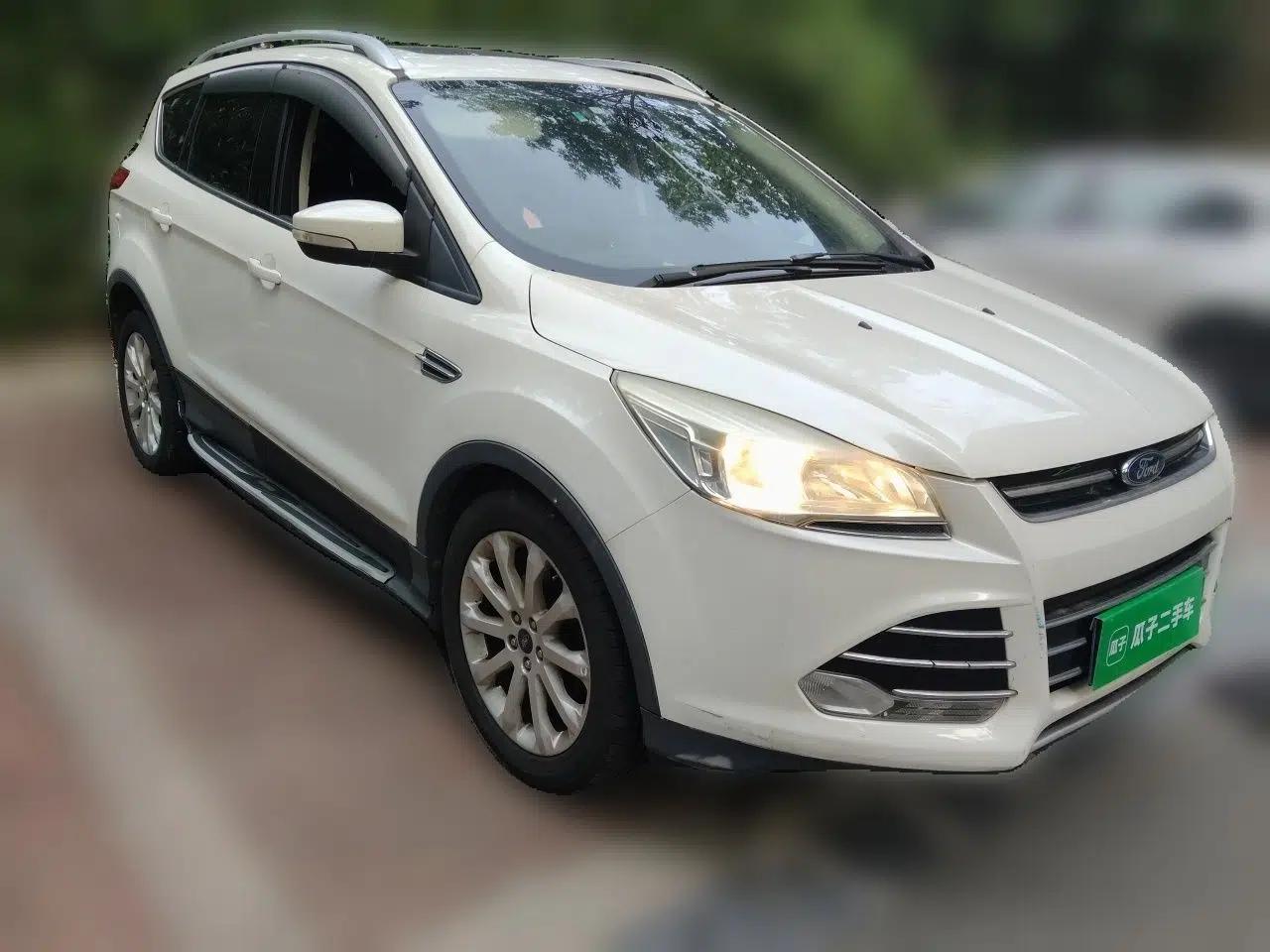 Ford Kuga 2015 1.5L GTDi Two-Wheel Drive Fashion Edition — миниатюра 3