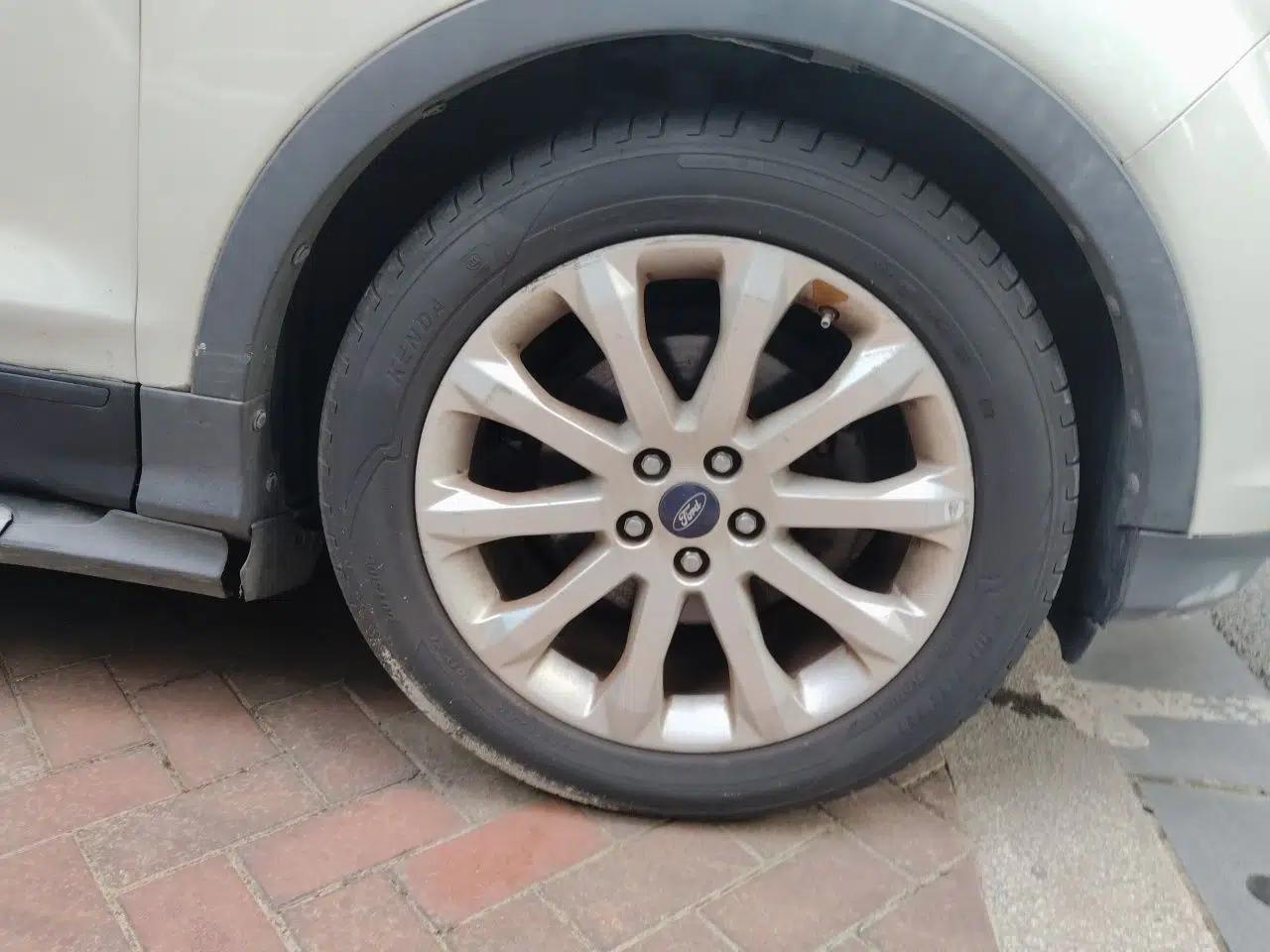 Ford Kuga 2015 1.5L GTDi Two-Wheel Drive Fashion Edition — миниатюра 8