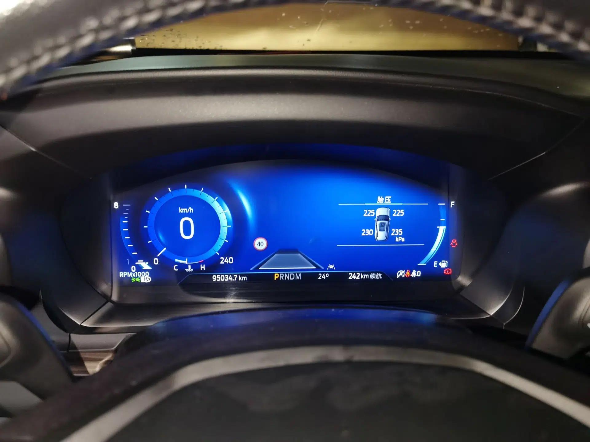 Ford Explorer 2020 EcoBoost 285 4x4 Titanium Edition 6 Seats — миниатюра 11