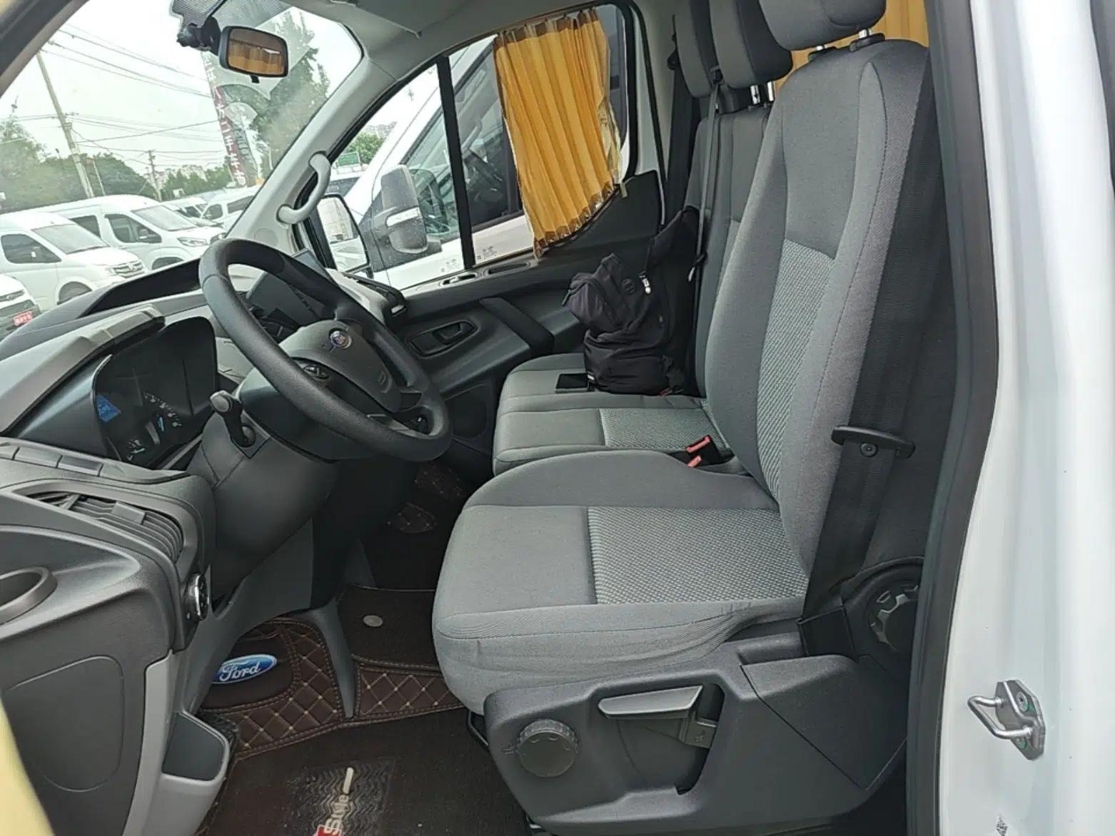 Ford Transit 2019 2.0T Gasoline Automatic Multi-Function Commercial Vehicle Mid-Roof 6-Seater China VI Standard — миниатюра 17