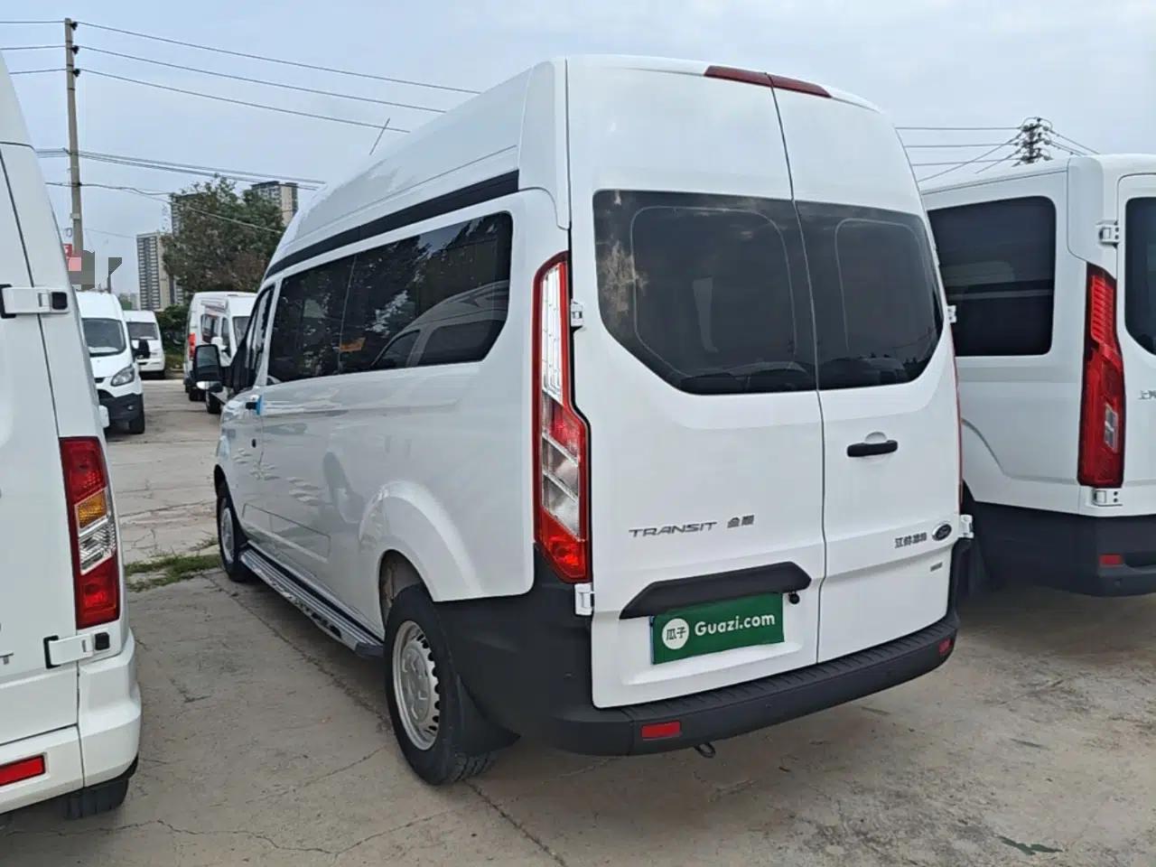 Ford Transit 2019 2.0T Gasoline Automatic Multi-Function Commercial Vehicle Mid-Roof 6-Seater China VI Standard — миниатюра 4
