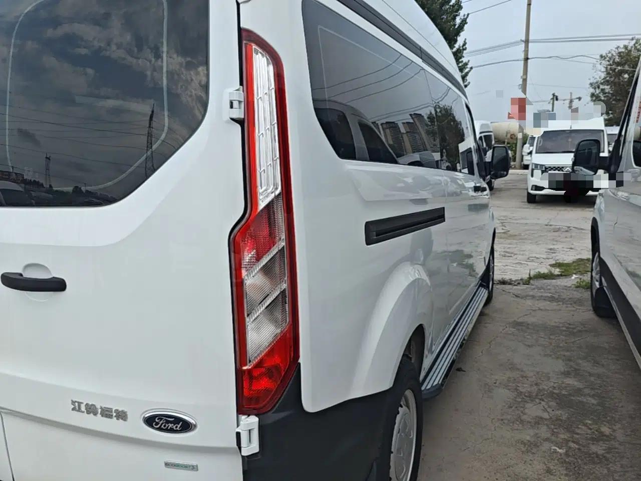 Ford Transit 2019 2.0T Gasoline Automatic Multi-Function Commercial Vehicle Mid-Roof 6-Seater China VI Standard — миниатюра 9