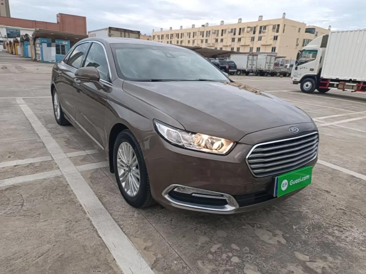 Ford Taurus 2017 EcoBoost 245 Fashion Edition — миниатюра 3