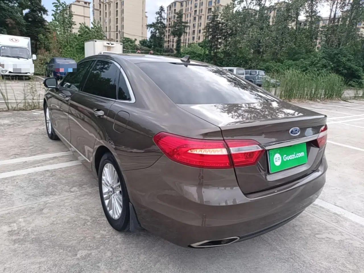 Ford Taurus 2017 EcoBoost 245 Fashion Edition — миниатюра 4