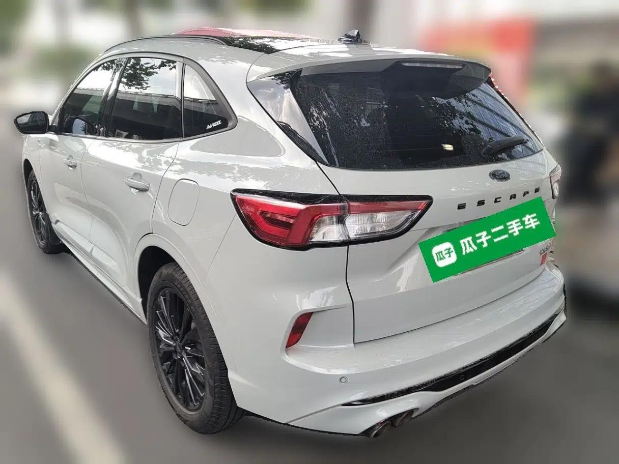 Ford Escape 2024 EcoBoost 245 Four-Wheel Drive ST-Line Pro Trim — миниатюра 4