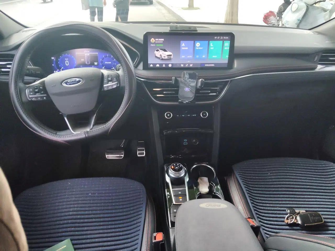 Ford Escape 2024 EcoBoost 245 Four-Wheel Drive ST-Line Pro Trim — миниатюра 9