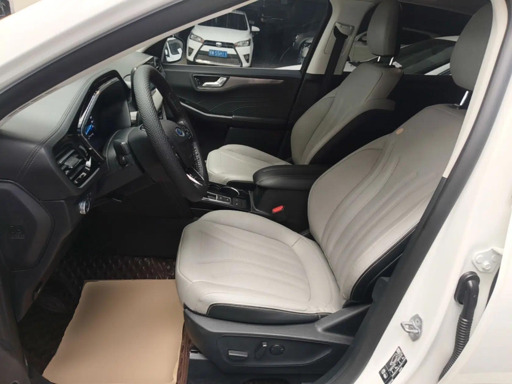 Ford Escape 2020 EcoBoost 245 Two-Wheel-Drive Titanium Edition — миниатюра 17