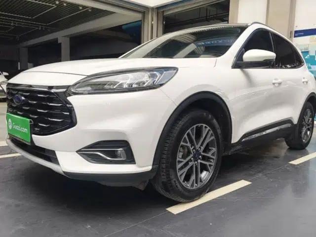 Ford Escape 2020 EcoBoost 245 Two-Wheel-Drive Titanium Edition