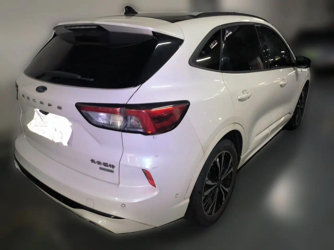 Ford Escape 2020 EcoBoost 245 Four-Wheel Drive ST-LINE Deluxe Edition — миниатюра 6