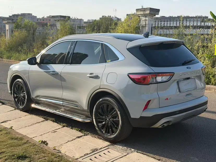 Ford Escape 2024 EcoBoost 245 Four-Wheel Drive Prestige Model — миниатюра 23