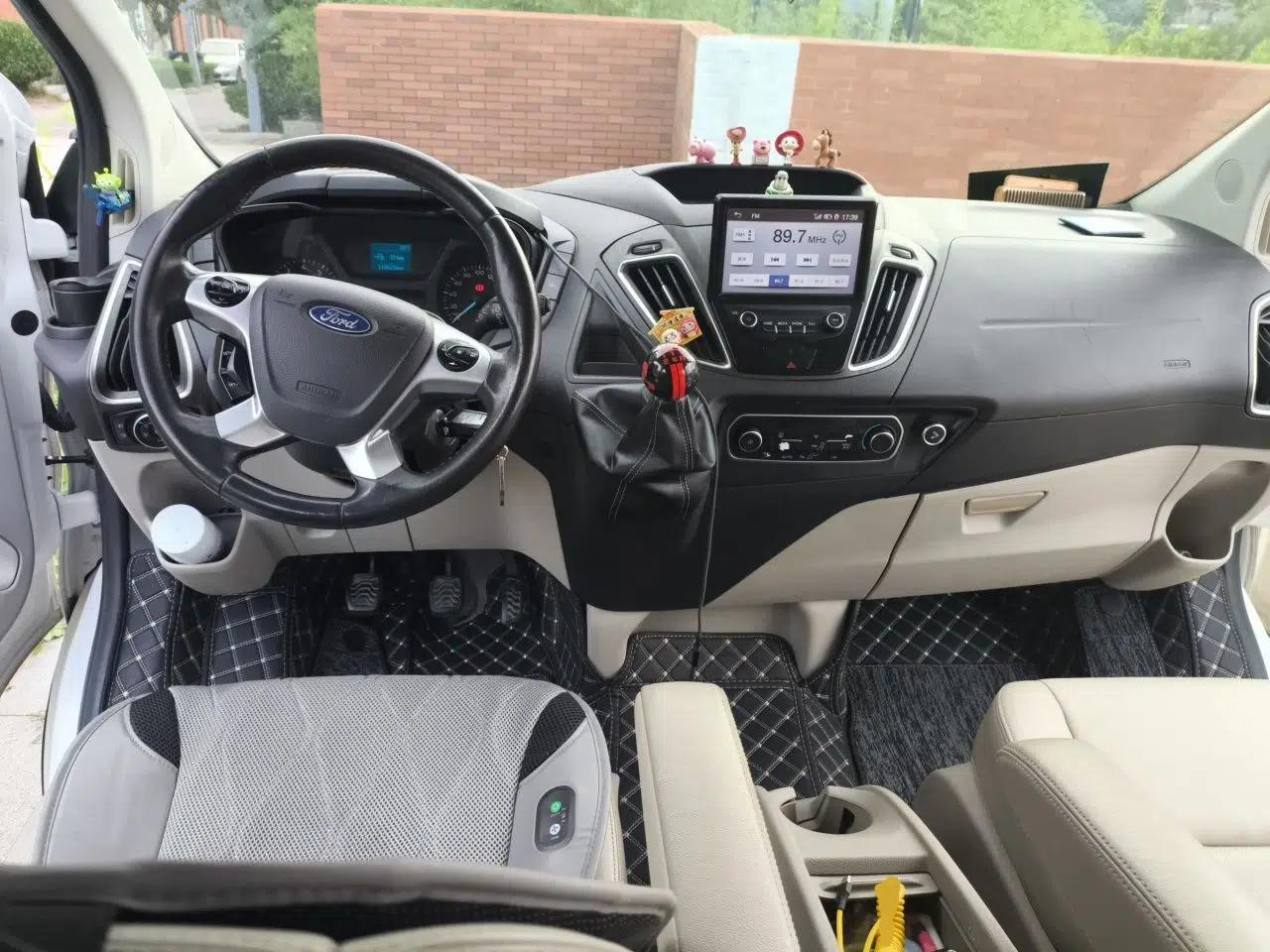 Ford Tourneo Custom 2016 2.0T Manual Elite Version — миниатюра 9