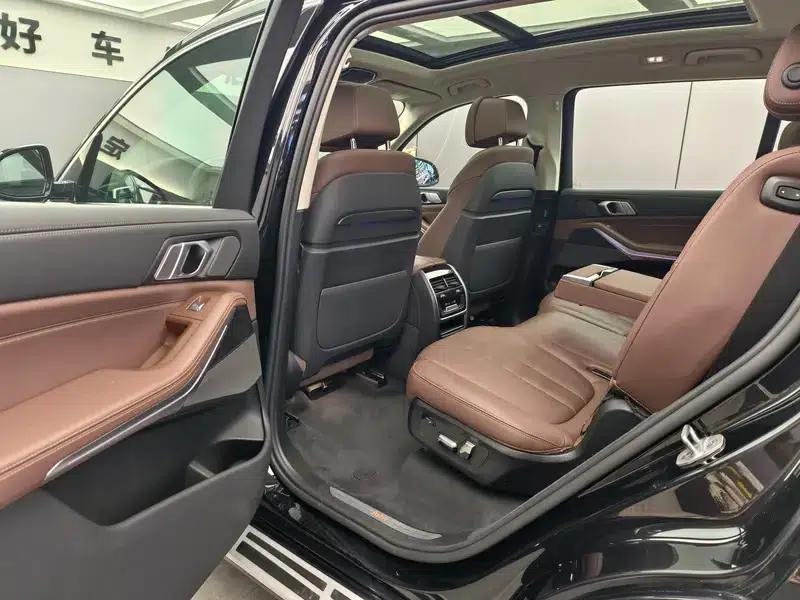 BMW X7 2021 Facelift xDrive40i Leading Luxury Package — миниатюра 9
