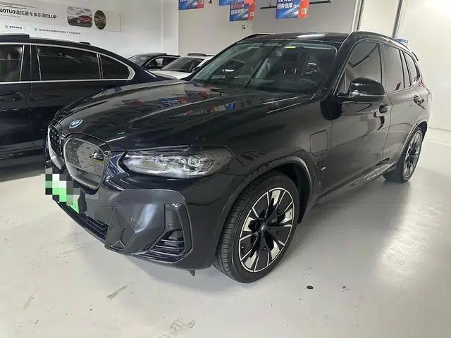 BMW iX3 2023 Leading Edition