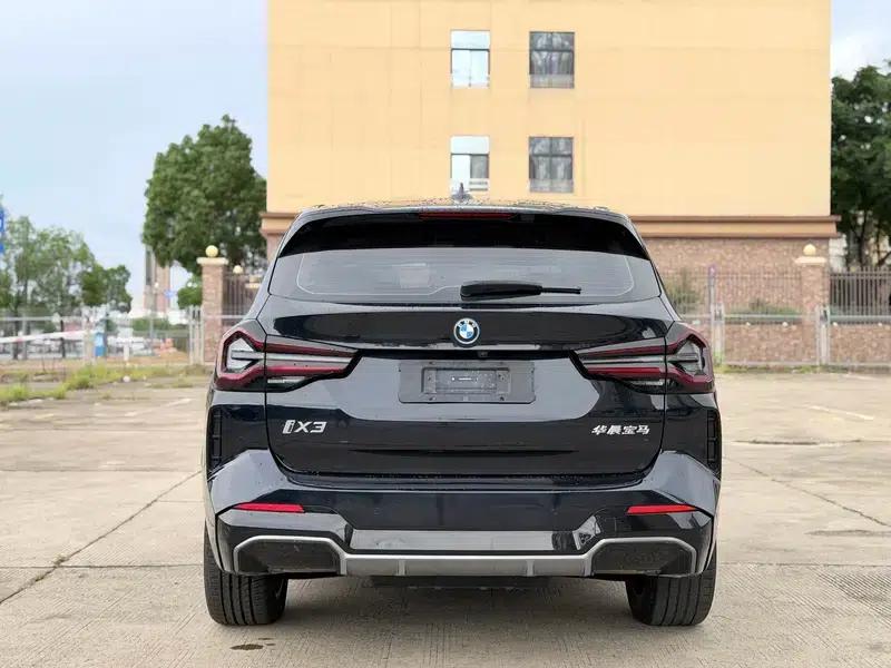BMW iX3 2023 Leading Edition — миниатюра 5
