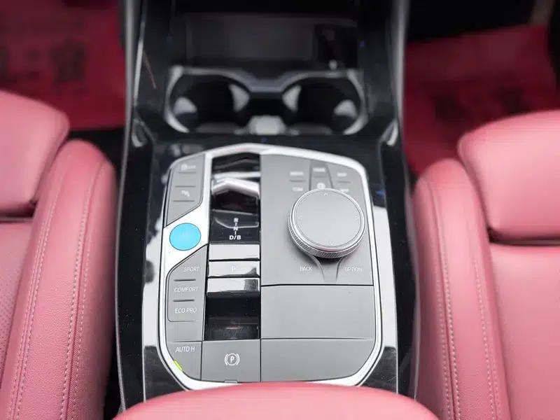 BMW iX3 2023 Leading Edition — миниатюра 10