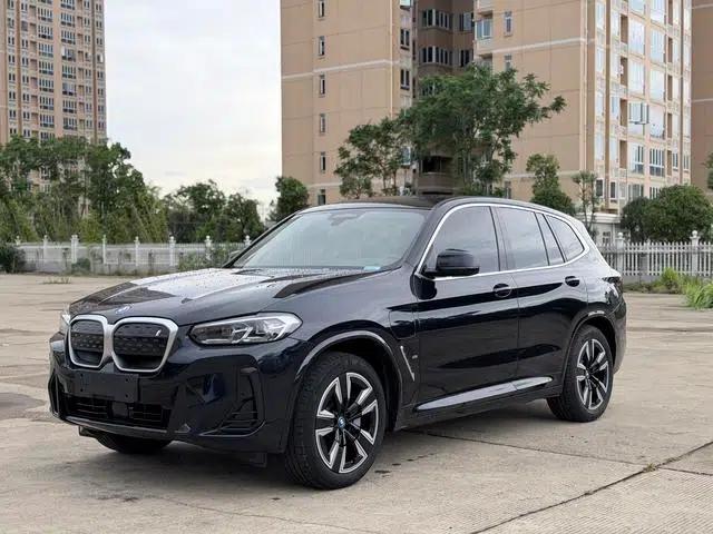 BMW iX3 2023 Leading Edition