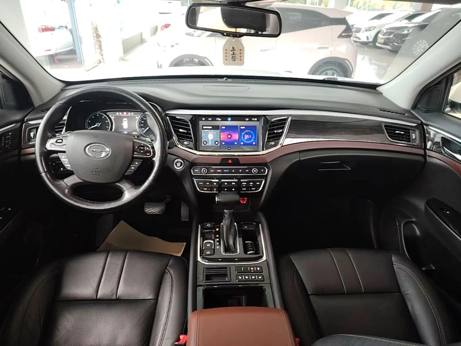 GAC Trumpchi GS8 2017 320T Two-Wheel Drive Luxury Smart Connectivity Version (7 Seats) — миниатюра 20