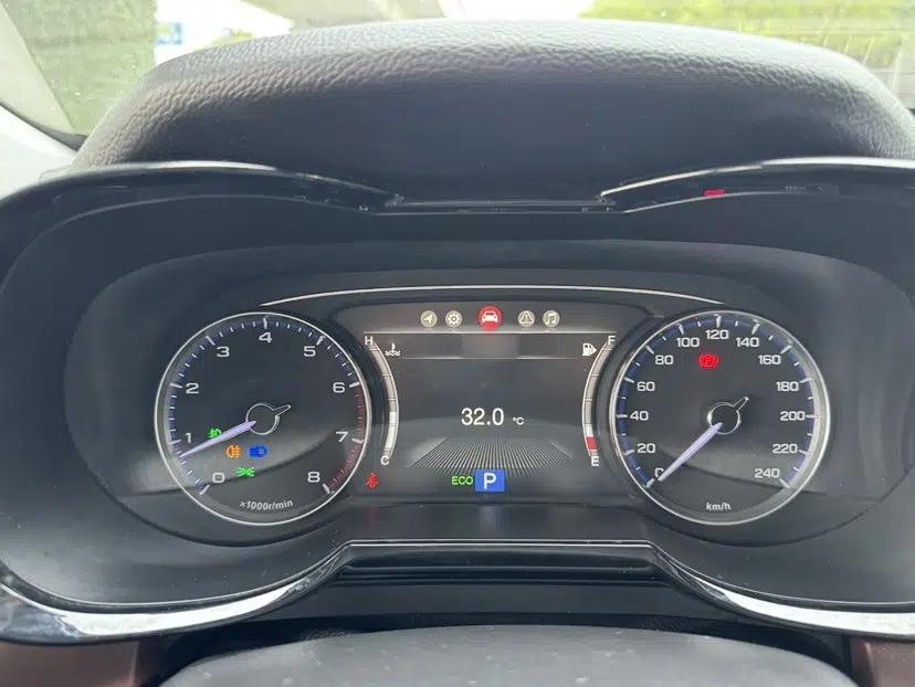GAC Trumpchi GS8 2017 320T Two-Wheel Drive Luxury Smart Connectivity Version (7 Seats) — миниатюра 22
