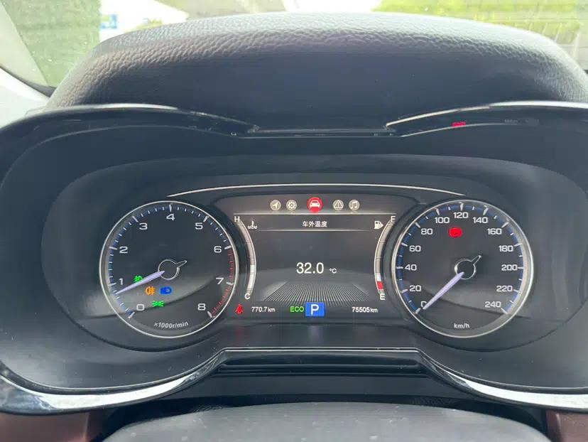 GAC Trumpchi GS8 2017 320T Two-Wheel Drive Luxury Smart Connectivity Version (7 Seats) — миниатюра 23
