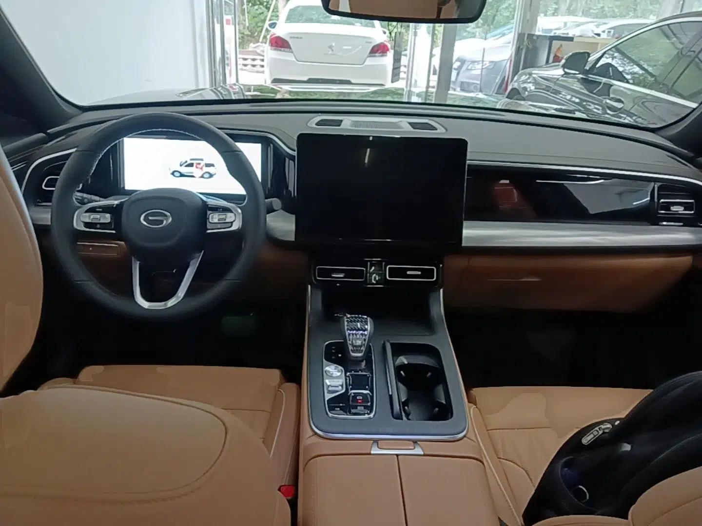GAC Trumpchi GS8 2025 Linghang Series 2.0 TGDI Two-Wheel-Drive Luxury Edition 5 Seats — миниатюра 12