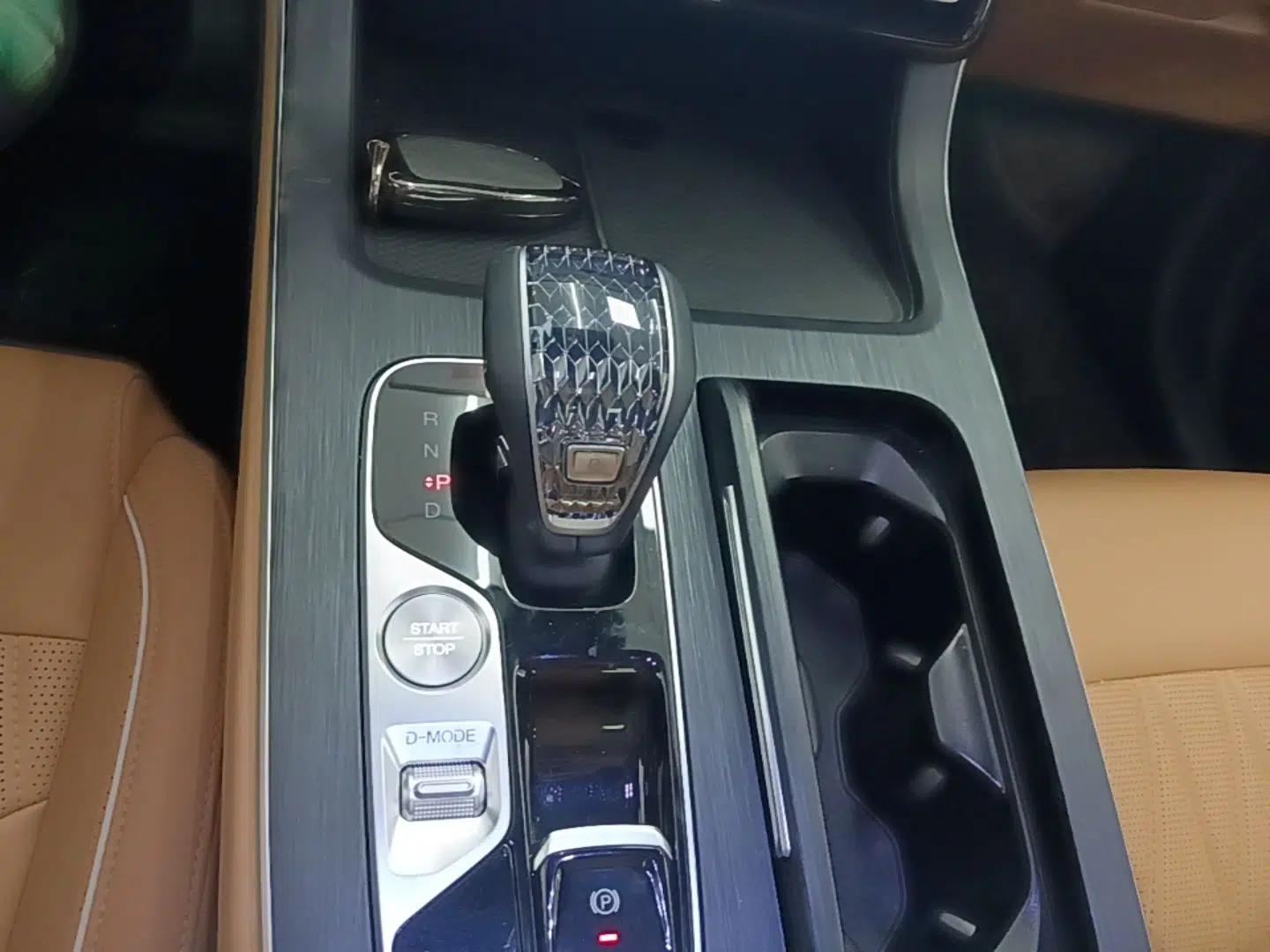 GAC Trumpchi GS8 2025 Linghang Series 2.0 TGDI Two-Wheel-Drive Luxury Edition 5 Seats — миниатюра 16