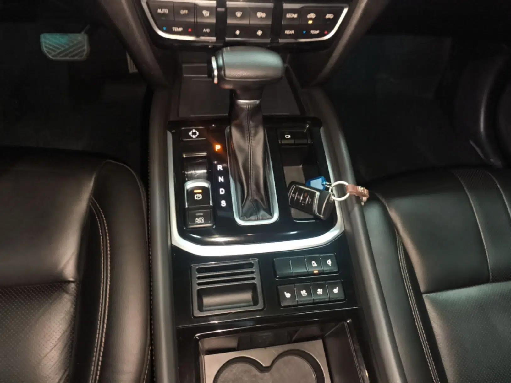 GAC Trumpchi GS8 2017 320T Two-Wheel Drive Luxury Smart Connectivity Version (7 Seats) — миниатюра 21