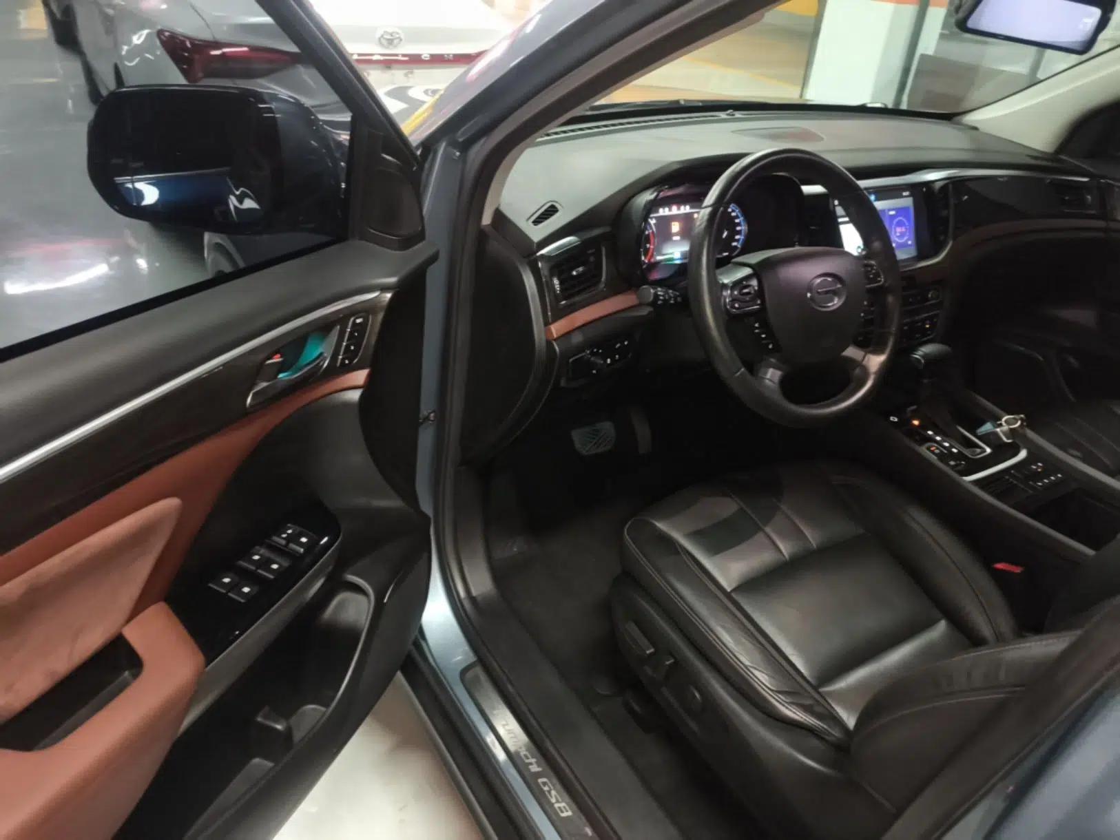 GAC Trumpchi GS8 2017 320T Two-Wheel Drive Luxury Smart Connectivity Version (7 Seats) — миниатюра 23