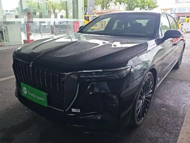 Hongqi H9 2025 2.0T Two-Wheel Drive Flagship Private Enjoyment Fashion Edition 5 Seats