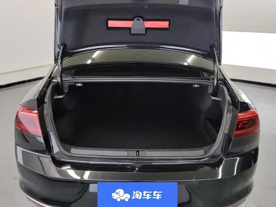 2020 Volkswagen Passat 330TSI DSG Leading Edition — миниатюра 4