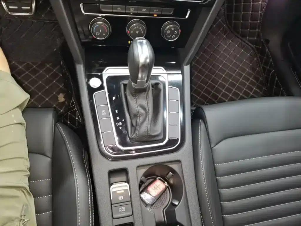 Volkswagen Magotan 2023 2 Millionth Unit Commemorative Edition 280TSI DSG Comfort Model — миниатюра 10