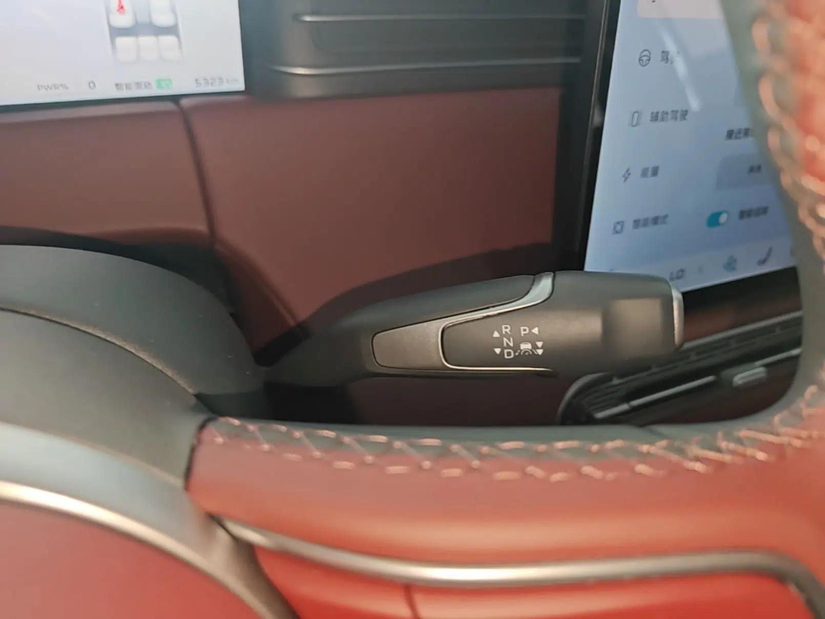 Hongqi HS6 PHEV 2026 240 Smart Hybrid Version — миниатюра 16